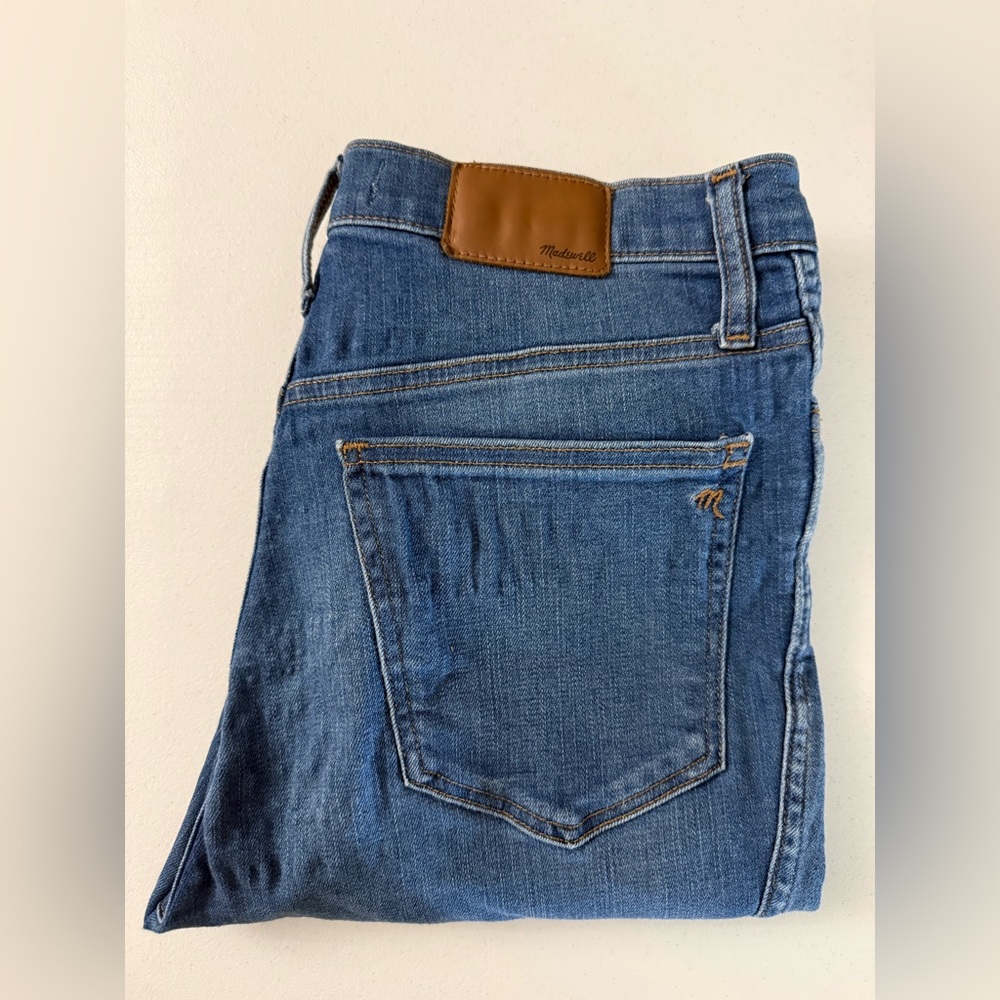 Madewell 10” Roadtripper Jeans Women 28 Super Soft Raw Hem Fair Condition